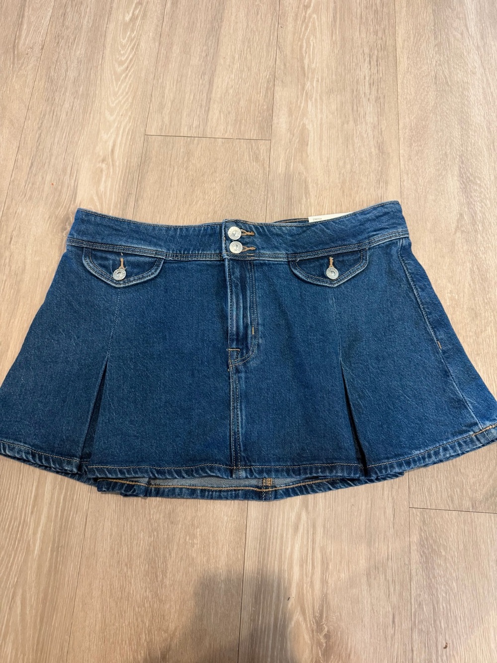 New American Eagle Low-Rise Pleated Denim Mini Skirt size 8